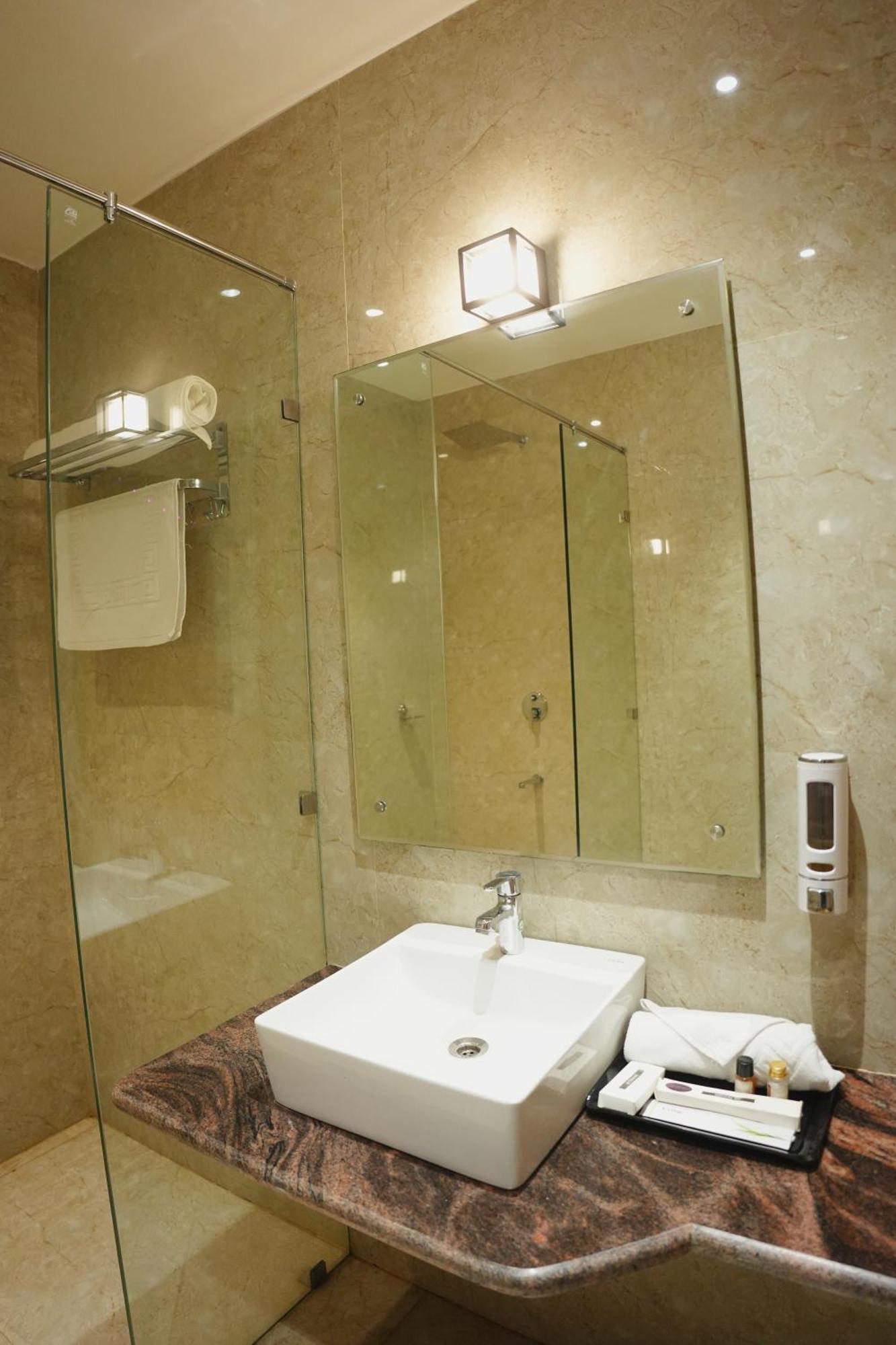 The Krati Resort And Convention Centre Bareli Zewnętrze zdjęcie